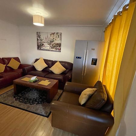 Holiday Home Cardiff City Sleeps 7 외부 사진