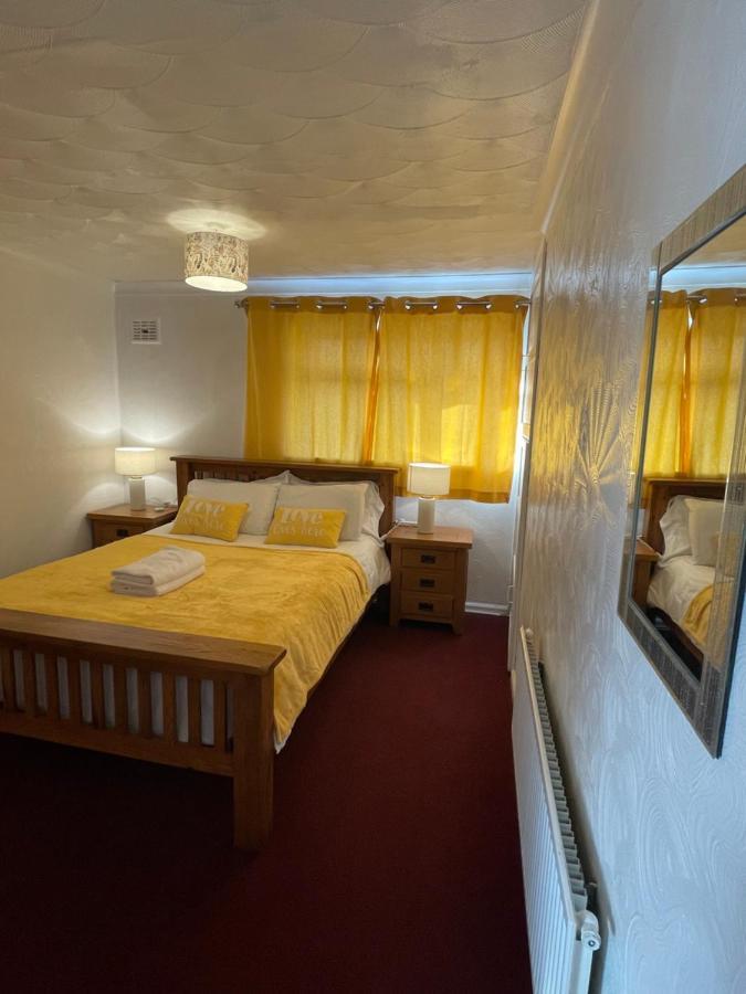 Holiday Home Cardiff City Sleeps 7 외부 사진