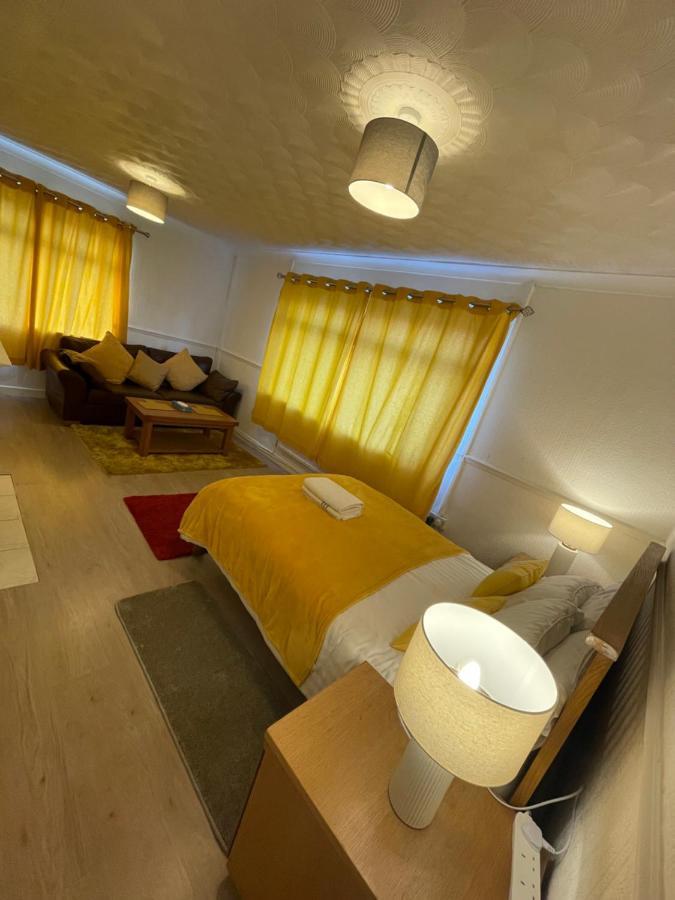 Holiday Home Cardiff City Sleeps 7 외부 사진