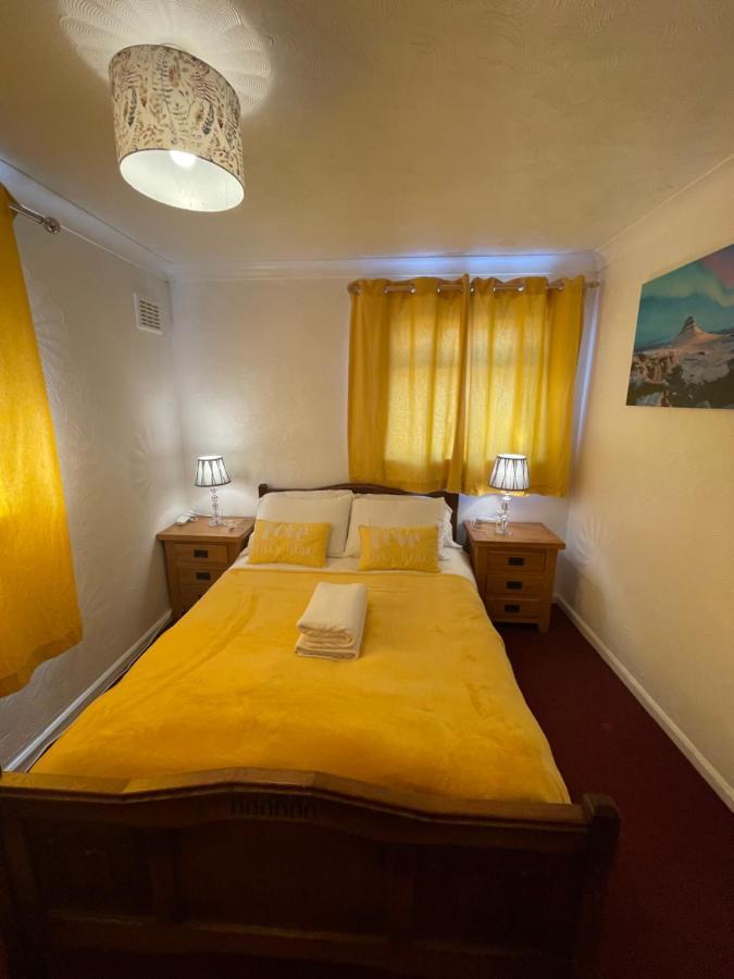 Holiday Home Cardiff City Sleeps 7 외부 사진