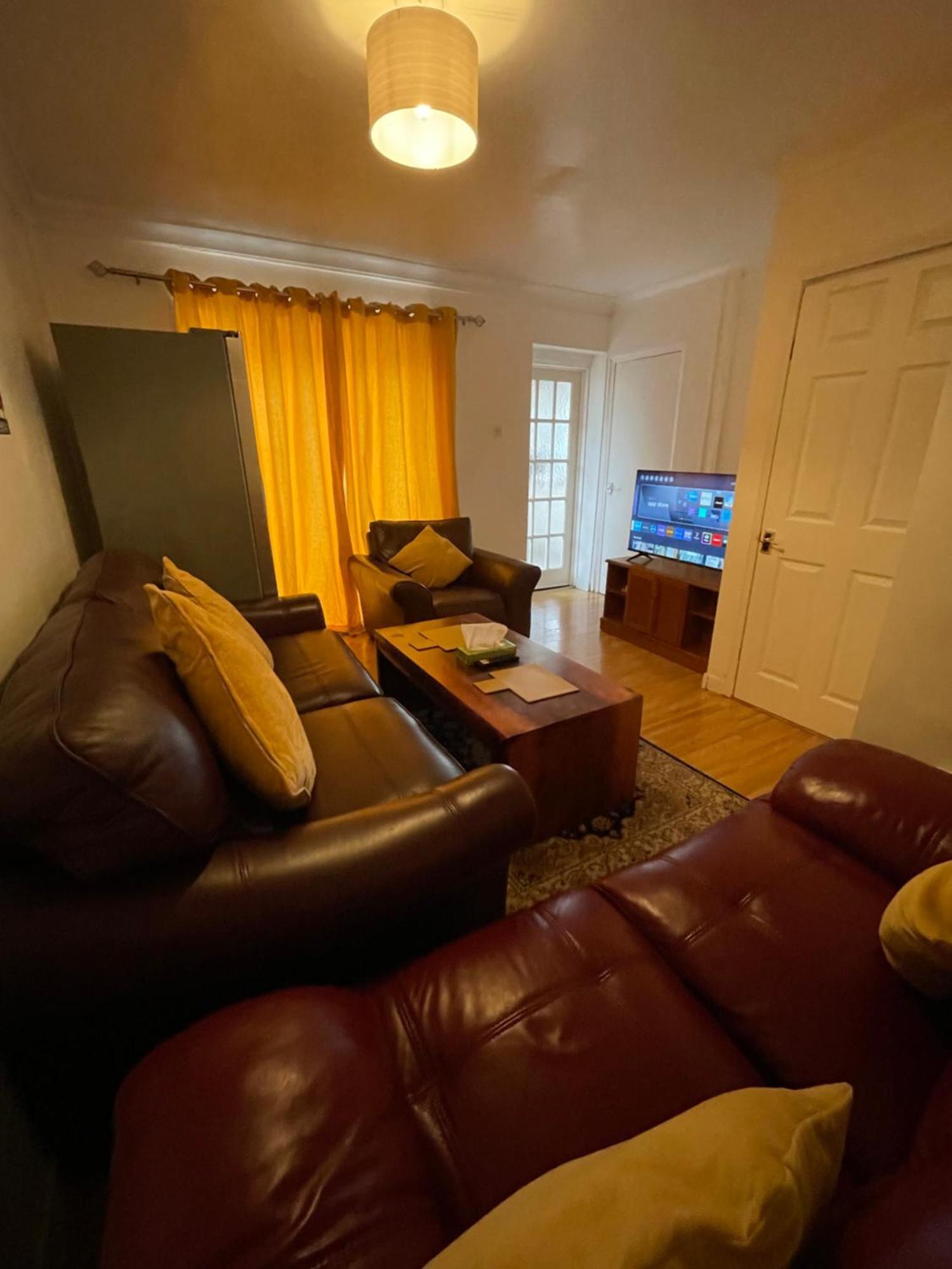 Holiday Home Cardiff City Sleeps 7 외부 사진