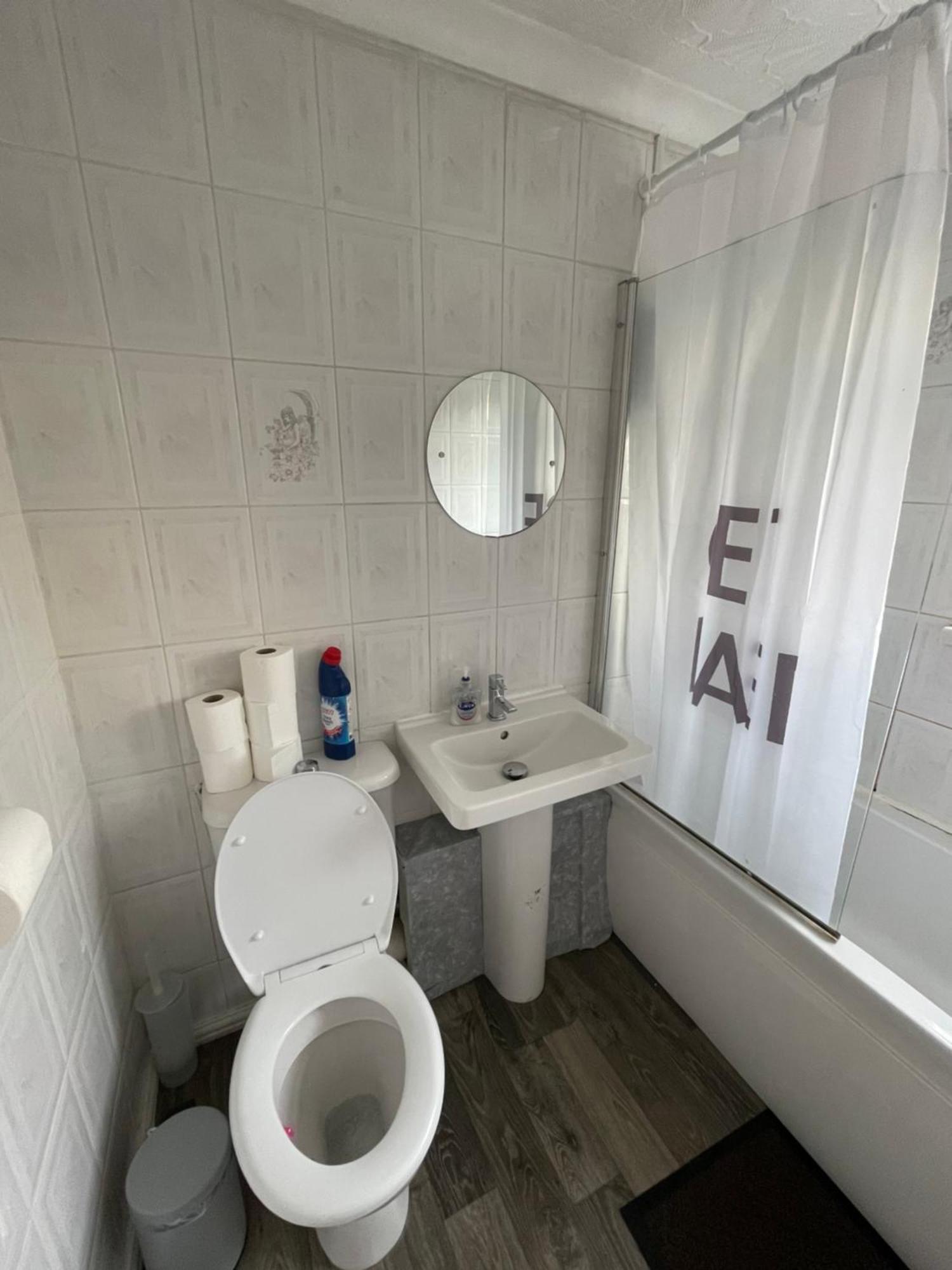 Holiday Home Cardiff City Sleeps 7 외부 사진