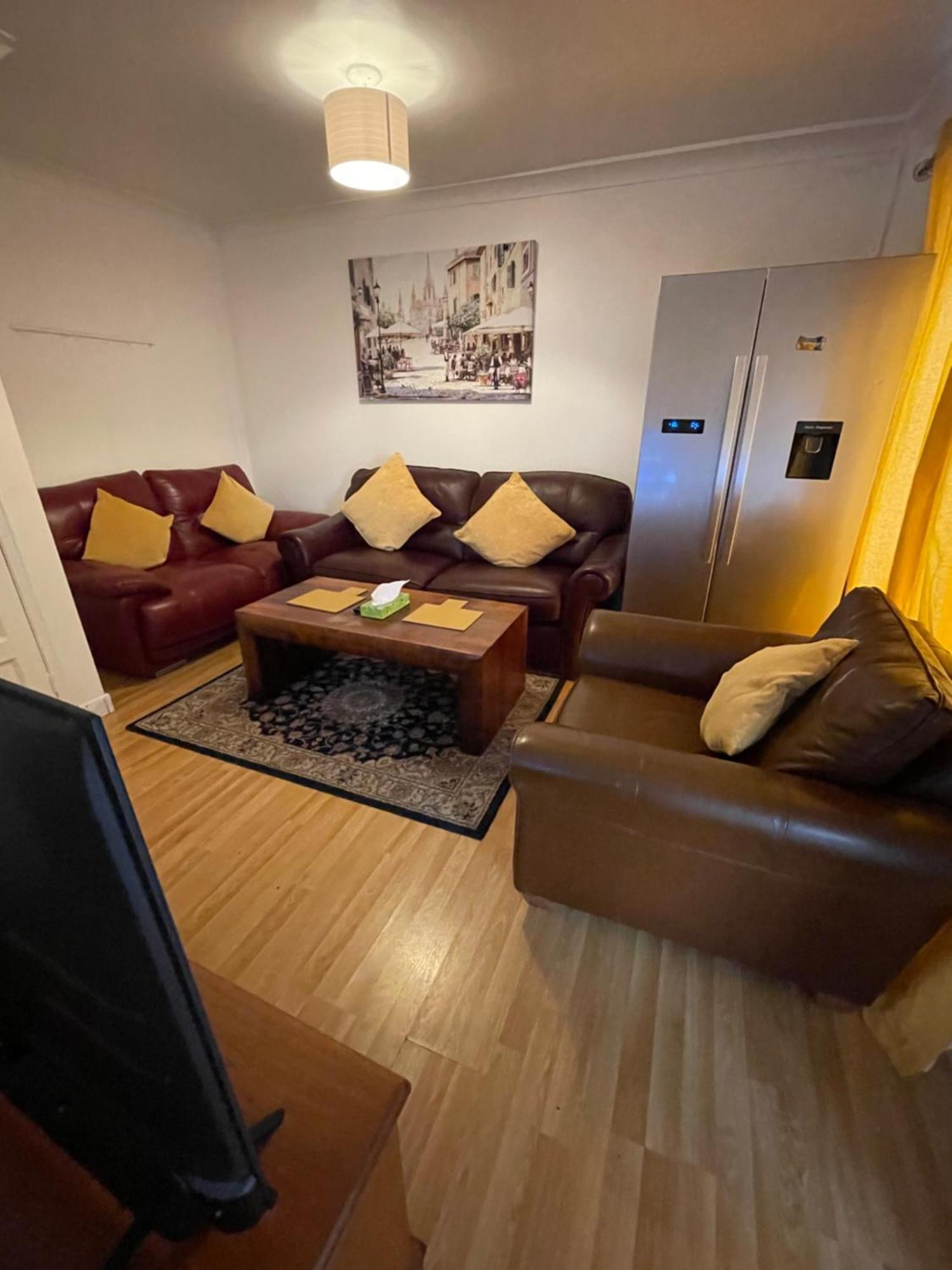 Holiday Home Cardiff City Sleeps 7 외부 사진